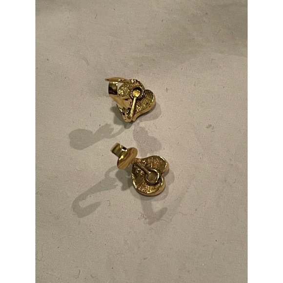 Vintage Avon Heart Shaped Rhinestone Edged With Black Gold Tone Clip-on Earrings - Picture 7 of 10